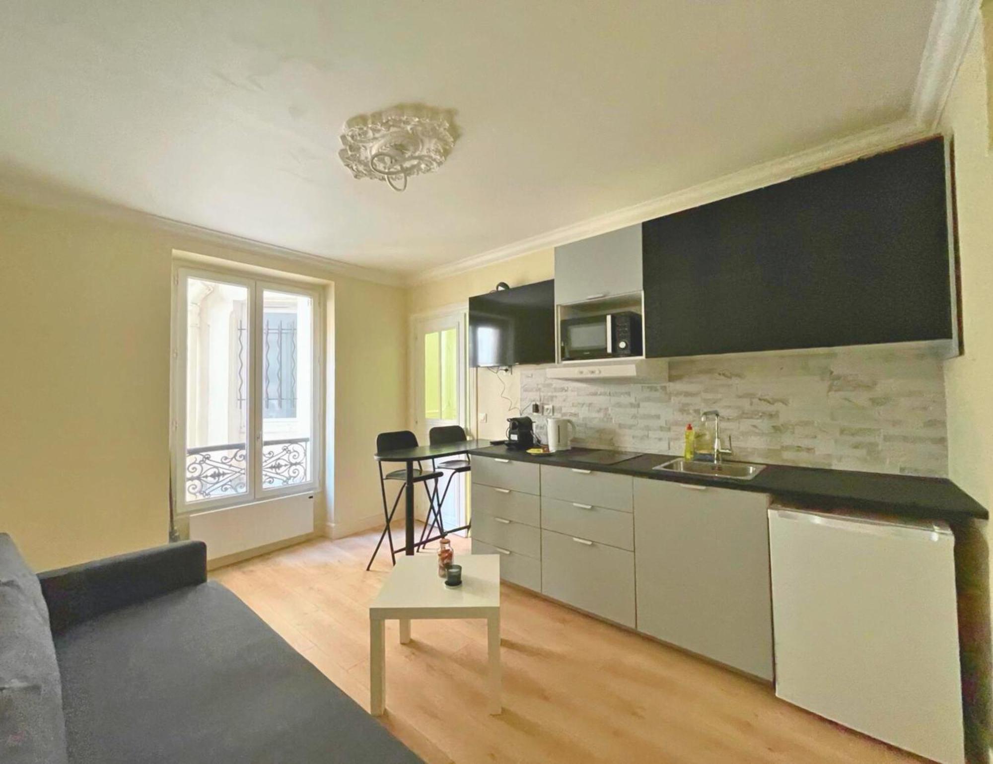 Chambre Lit Double Et Salon Avec Canape-Lit A 10 Minutes Des Champs Elysees Париж Екстериор снимка